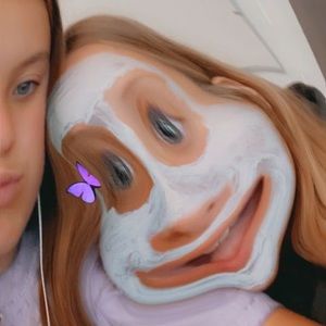 Meet your Posher, Abigail